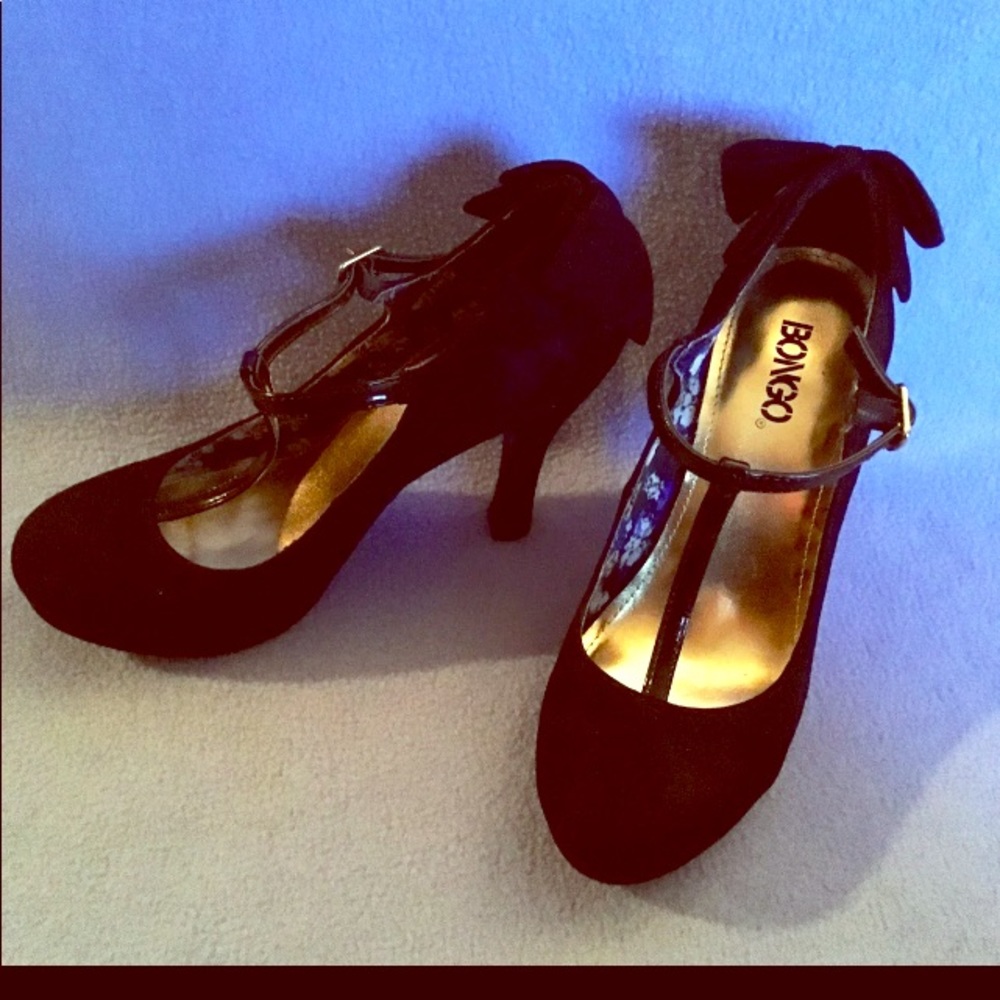NWOT Bongo Velvet 3” Black Pumps 6 1/2